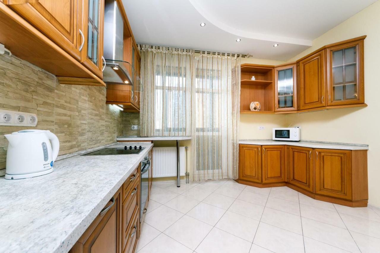 3 Комнатные Апартаменты В Центре Печерска Kiev Luaran gambar